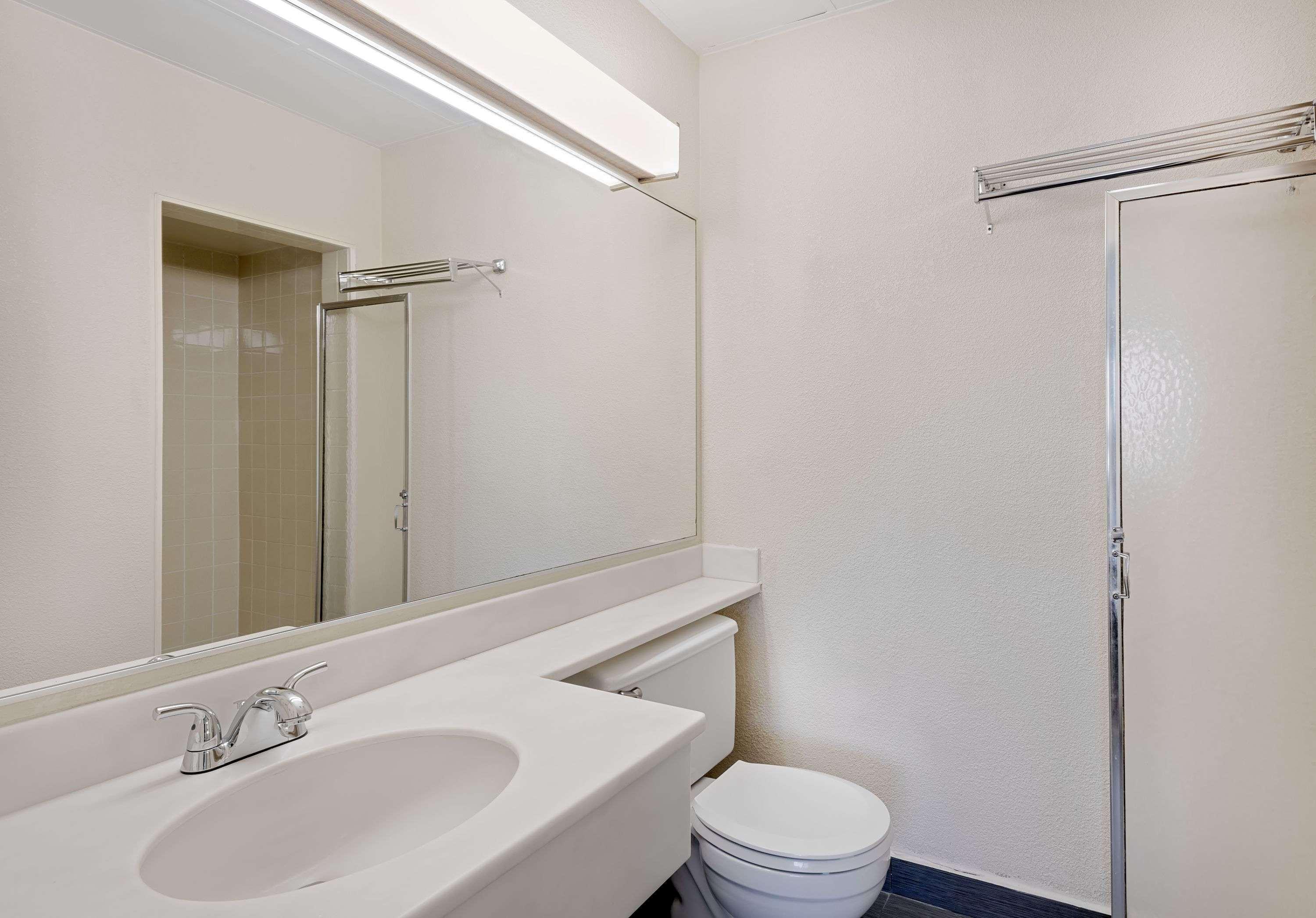 Travelodge By Wyndham Chambersburg Ruang foto