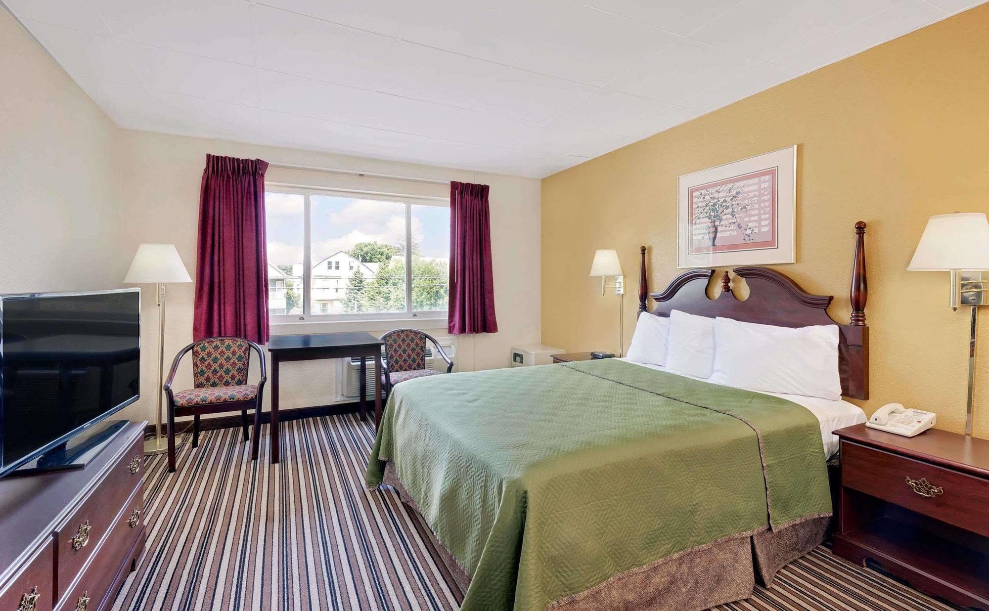 Travelodge By Wyndham Chambersburg Bagian luar foto
